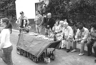 Gute Stimmung beim Stra�enfest.